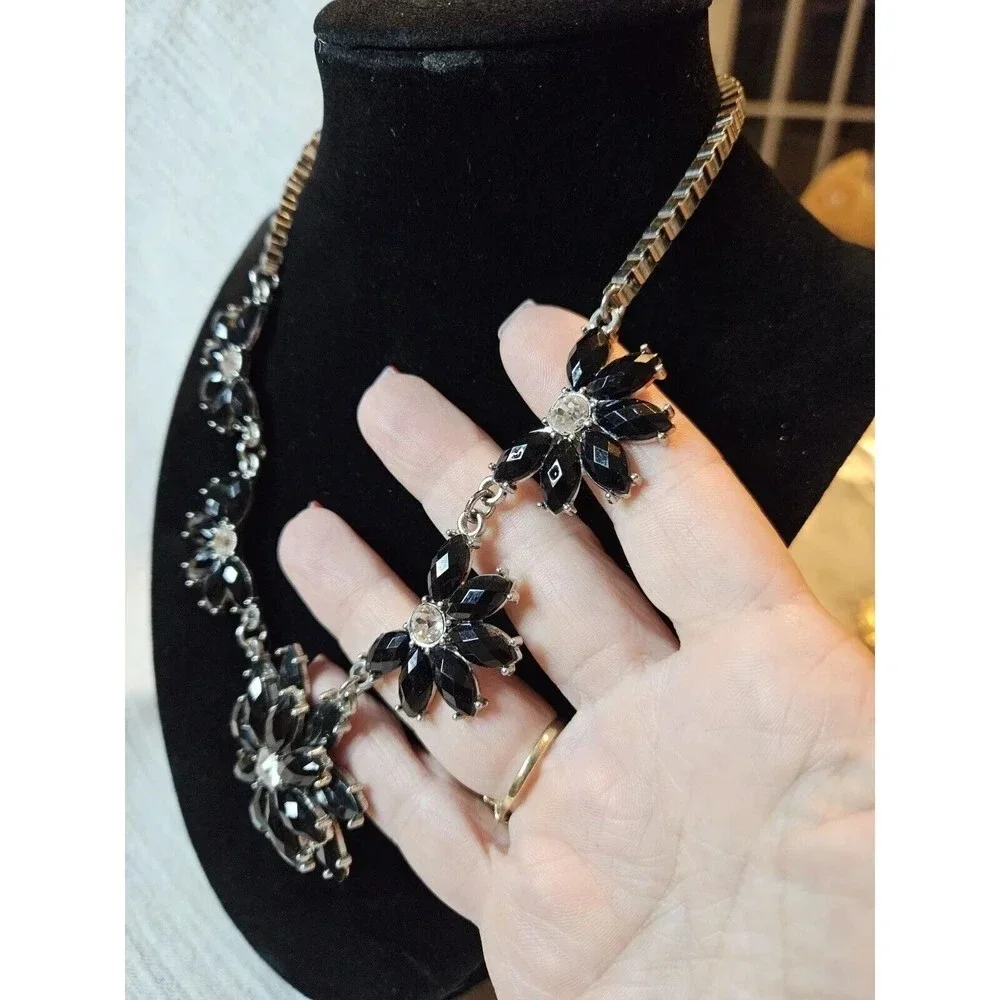 Fashion Chunky Statement Black Floral Pendant Silver Tone Chain Jewelry Necklace
